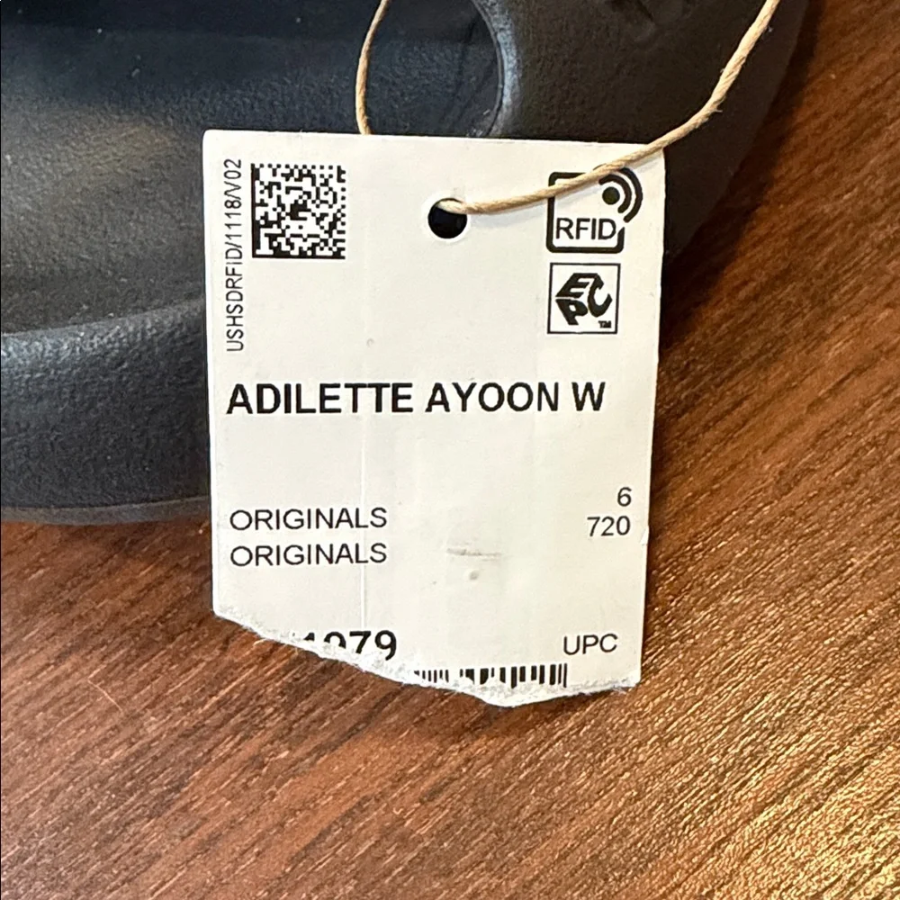 NWT Adidas Originals Adilette Ayoon W Slides - Picture 8 of 8